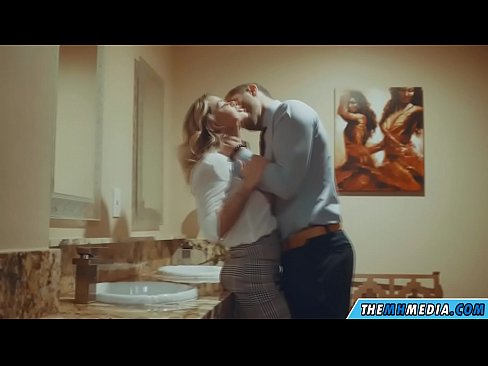 ❤️ Cando unha loura tetona seduce nun baño público ❤ Só porno a nós gl.pornoreino-com.ru ️❤